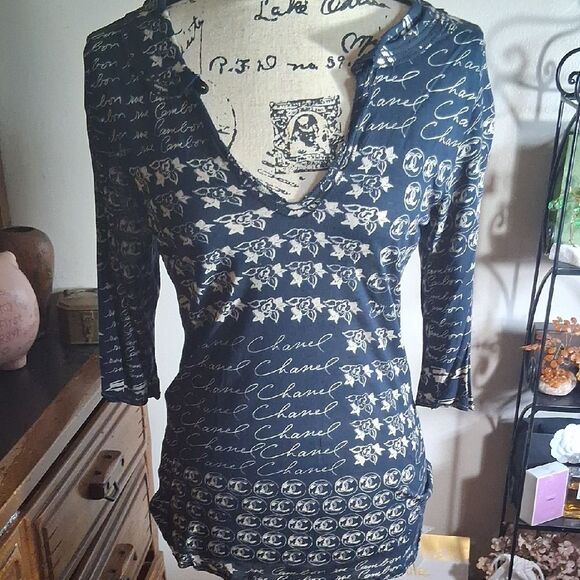 Authentic CHANEL Blue and Cream Script Blouse Size Small/Medium - Picture 1 of 16